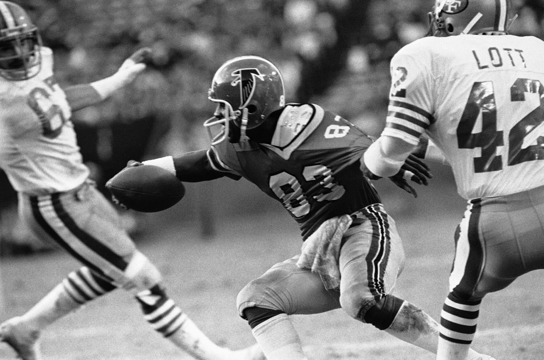 1983: Deflected desperation pass fuels Falcons' victory over 49ers